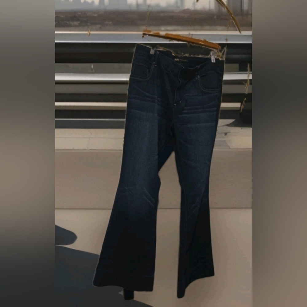 Pre-loved Mossimo  Ladies Dark Wash Flare Soft Distressed Jeans  Sz 14